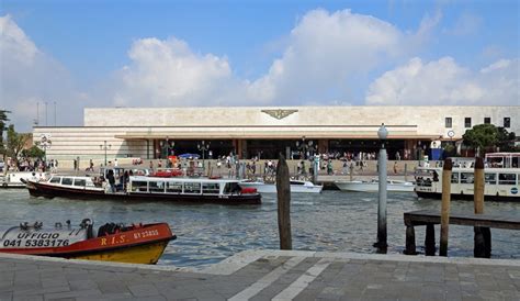 stazione di versace|Venice Santa Lucia .